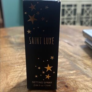 Saint Luxe Setting Spray - Black and Gold